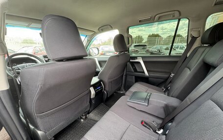 Toyota Land Cruiser Prado 150 рестайлинг 2, 2018 год, 4 299 000 рублей, 27 фотография