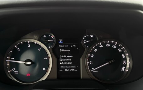Toyota Land Cruiser Prado 150 рестайлинг 2, 2018 год, 4 299 000 рублей, 36 фотография