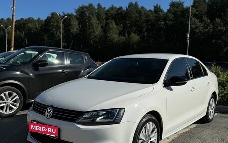 Volkswagen Jetta VI, 2014 год, 1 300 000 рублей, 2 фотография