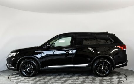 Mitsubishi Outlander III рестайлинг 3, 2020 год, 1 899 000 рублей, 8 фотография