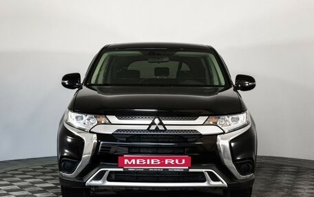 Mitsubishi Outlander III рестайлинг 3, 2020 год, 1 899 000 рублей, 2 фотография