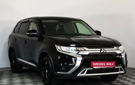 Mitsubishi Outlander III рестайлинг 3, 2020 год, 1 899 000 рублей, 3 фотография