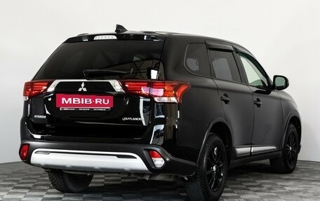 Mitsubishi Outlander III рестайлинг 3, 2020 год, 1 899 000 рублей, 5 фотография