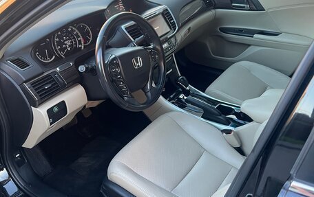 Honda Accord IX рестайлинг, 2015 год, 2 350 000 рублей, 10 фотография