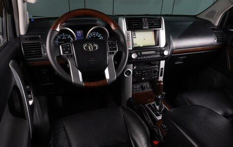 Toyota Land Cruiser Prado 150 рестайлинг 2, 2010 год, 2 588 000 рублей, 6 фотография