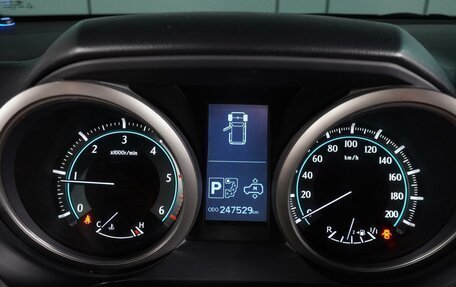 Toyota Land Cruiser Prado 150 рестайлинг 2, 2010 год, 2 588 000 рублей, 33 фотография