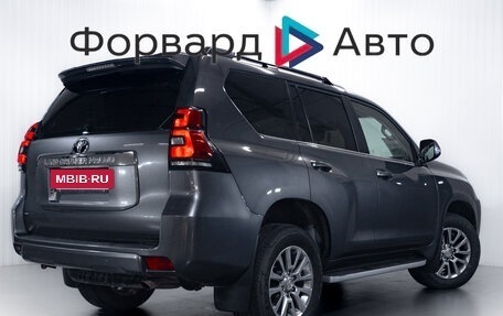 Toyota Land Cruiser Prado 150 рестайлинг 2, 2017 год, 4 535 000 рублей, 7 фотография