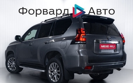 Toyota Land Cruiser Prado 150 рестайлинг 2, 2017 год, 4 535 000 рублей, 5 фотография