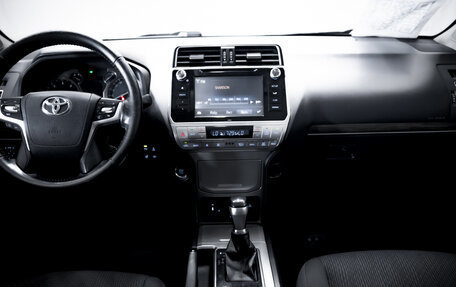 Toyota Land Cruiser Prado 150 рестайлинг 2, 2017 год, 4 535 000 рублей, 12 фотография
