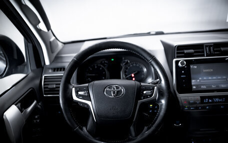 Toyota Land Cruiser Prado 150 рестайлинг 2, 2017 год, 4 535 000 рублей, 13 фотография