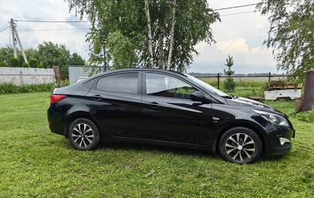 Hyundai Solaris II рестайлинг, 2015 год, 950 000 рублей, 3 фотография