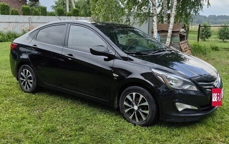 Hyundai Solaris II рестайлинг, 2015 год, 950 000 рублей, 2 фотография