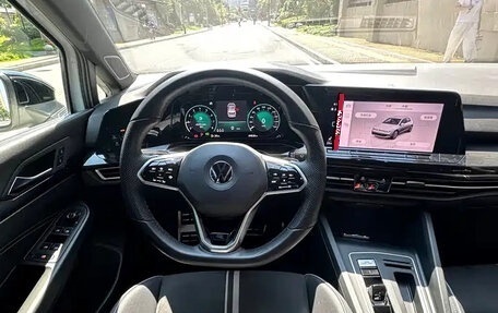 Volkswagen Golf VIII, 2022 год, 1 850 213 рублей, 14 фотография
