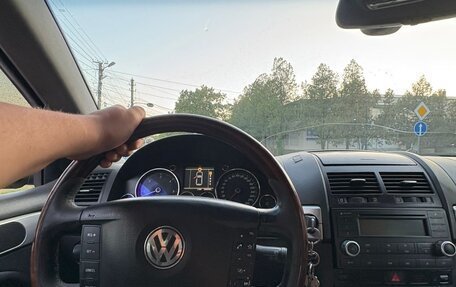 Volkswagen Touareg III, 2003 год, 600 000 рублей, 18 фотография