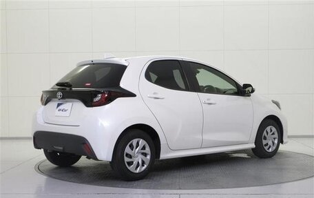 Toyota Yaris, 2021 год, 760 123 рублей, 4 фотография