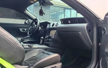 Ford Mustang VI рестайлинг, 2020 год, 2 600 777 рублей, 13 фотография