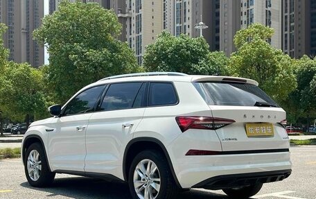 Skoda Kodiaq, 2024 год, 2 380 000 рублей, 6 фотография