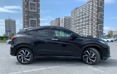 Honda Vezel, 2020 год, 2 600 000 рублей, 2 фотография