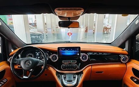 Mercedes-Benz Vito, 2022 год, 3 900 000 рублей, 9 фотография