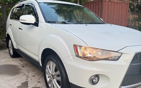 Mitsubishi Outlander III рестайлинг 3, 2010 год, 1 500 000 рублей, 8 фотография