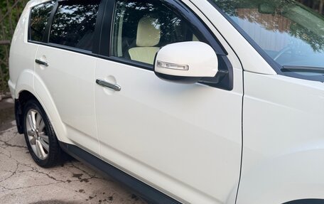Mitsubishi Outlander III рестайлинг 3, 2010 год, 1 500 000 рублей, 9 фотография