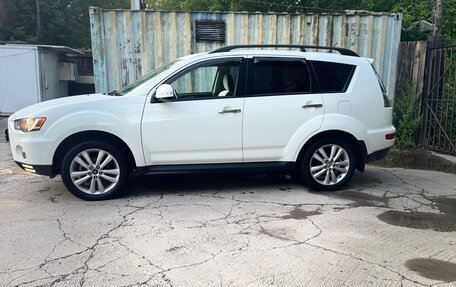 Mitsubishi Outlander III рестайлинг 3, 2010 год, 1 500 000 рублей, 10 фотография