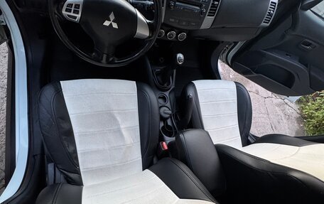 Mitsubishi Outlander III рестайлинг 3, 2010 год, 1 500 000 рублей, 17 фотография