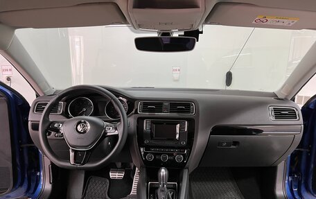 Volkswagen Jetta VI, 2017 год, 1 090 000 рублей, 13 фотография