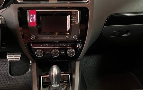 Volkswagen Jetta VI, 2017 год, 1 090 000 рублей, 15 фотография