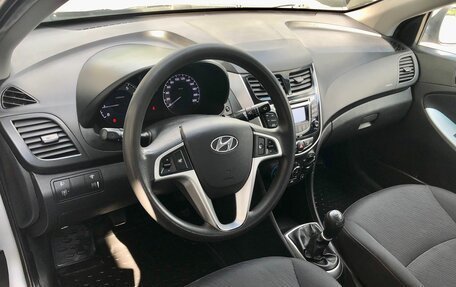 Hyundai Solaris II рестайлинг, 2011 год, 690 000 рублей, 7 фотография