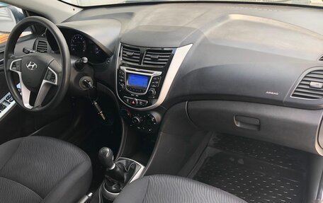 Hyundai Solaris II рестайлинг, 2011 год, 690 000 рублей, 9 фотография