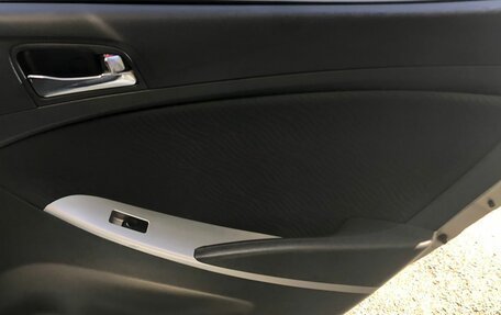 Hyundai Solaris II рестайлинг, 2011 год, 690 000 рублей, 19 фотография
