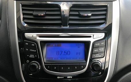 Hyundai Solaris II рестайлинг, 2011 год, 690 000 рублей, 11 фотография