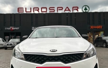KIA Rio IV, 2018 год, 900 000 рублей, 4 фотография
