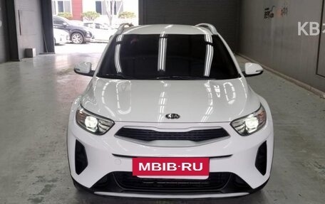 KIA Stonic, 2020 год, 1 190 000 рублей, 2 фотография