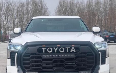 Toyota Tundra, 2023 год, 9 800 000 рублей, 2 фотография