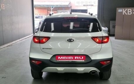 KIA Stonic, 2020 год, 1 190 000 рублей, 3 фотография