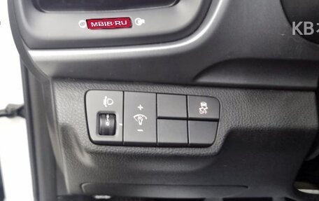 KIA Stonic, 2020 год, 1 190 000 рублей, 6 фотография