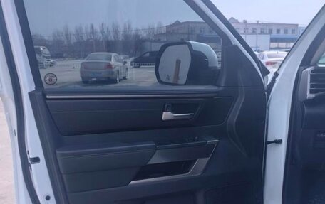 Toyota Tundra, 2023 год, 9 800 000 рублей, 10 фотография