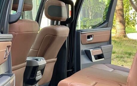 Toyota Tundra, 2022 год, 10 000 000 рублей, 26 фотография
