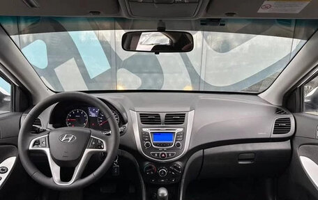 Hyundai Solaris II рестайлинг, 2013 год, 865 000 рублей, 2 фотография