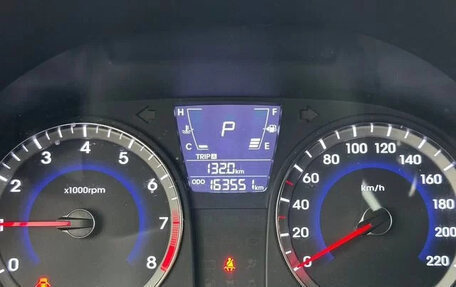 Hyundai Solaris II рестайлинг, 2013 год, 865 000 рублей, 10 фотография