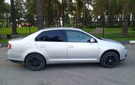 Volkswagen Jetta VI, 2010 год, 550 000 рублей, 3 фотография