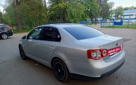 Volkswagen Jetta VI, 2010 год, 550 000 рублей, 6 фотография