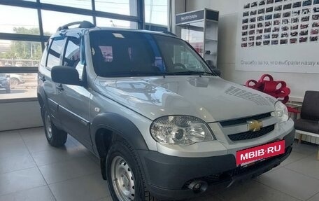 Chevrolet Niva I рестайлинг, 2017 год, 640 000 рублей, 3 фотография