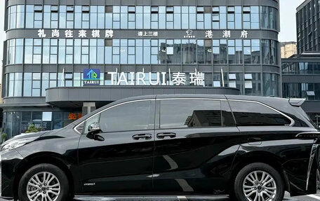 Toyota Sienna, 2021 год, 3 300 000 рублей, 3 фотография