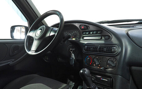 Chevrolet Niva I рестайлинг, 2015 год, 627 990 рублей, 6 фотография