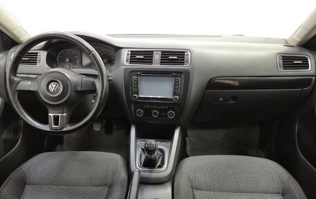 Volkswagen Jetta VI, 2011 год, 810 000 рублей, 11 фотография