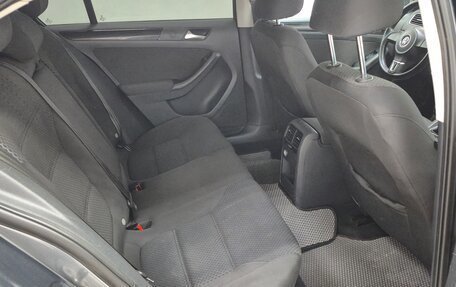 Volkswagen Jetta VI, 2011 год, 810 000 рублей, 16 фотография