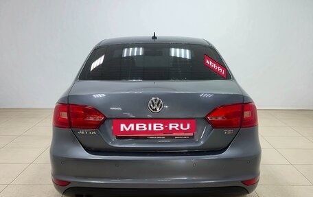 Volkswagen Jetta VI, 2011 год, 810 000 рублей, 5 фотография